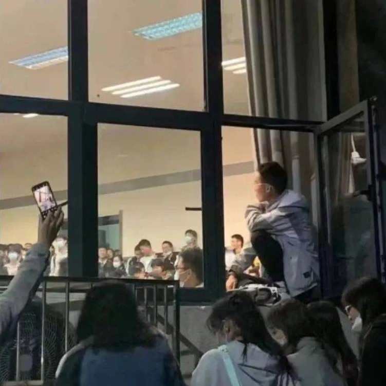 九颜顶级恋爱私教课程