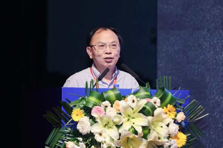 周继圣 立志与创新