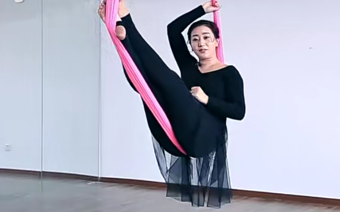 Sisy 空中中高级空中瑜伽串联 15节课