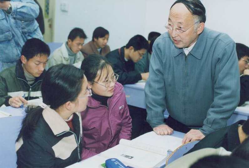 全球通名家讲谈_殷旵《易经变化之道与现代管理之道》