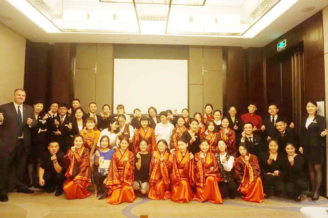 易钟 酒店主管职业化素养塑造,课程,管理,发展,专业,教育,第1张