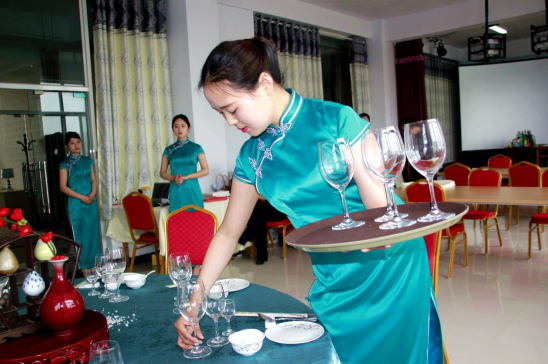 易钟 赢在个性-餐饮酒店如何做好个性化服务,课程,学习,管理,发展,专业,第1张