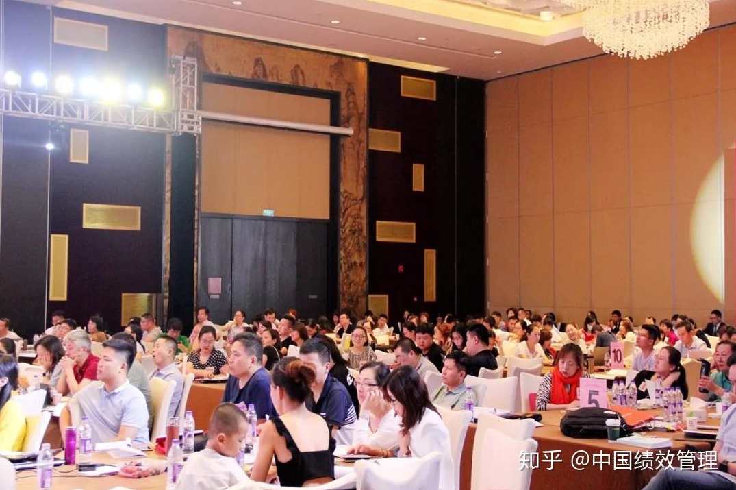 易钟 如何培养优秀的服务员