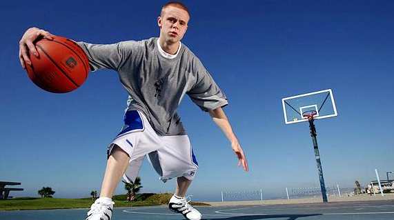 《街球中级教学视频30招》,第1张