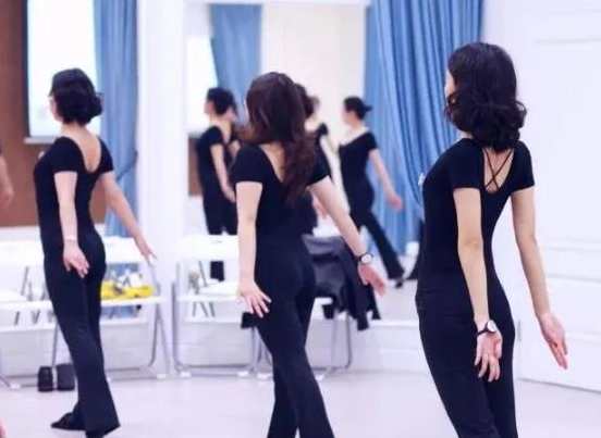 优雅仪态 10节课提升气质，让你的魅力比别人更高级,课程,发展,直播,第1张