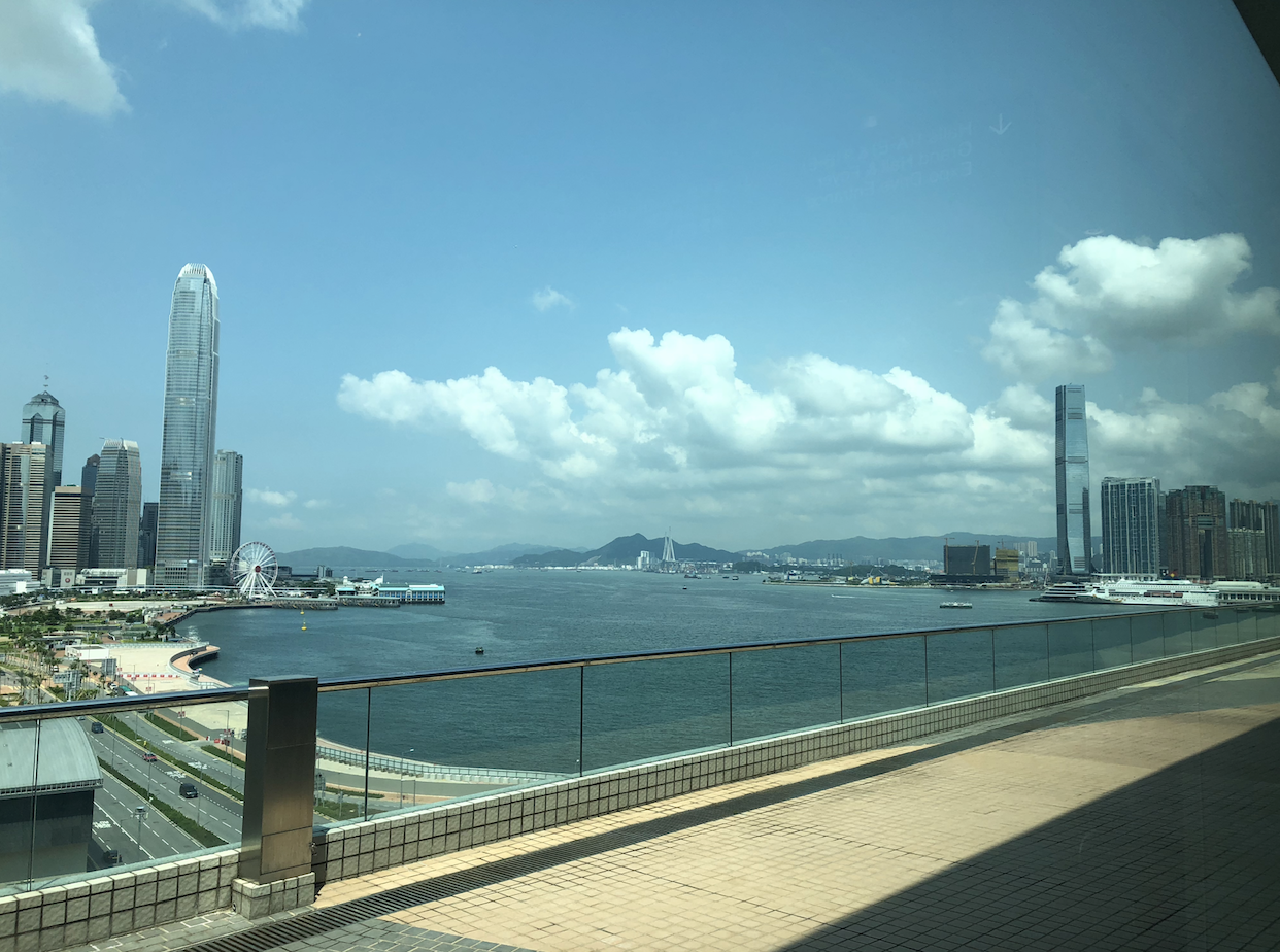 郎咸平 不要走马观花看香港,第1张