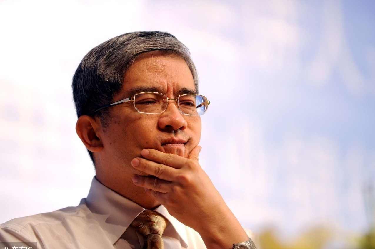 郎咸平 在困境中重生-解析中国经济发展未来(完整版)高清