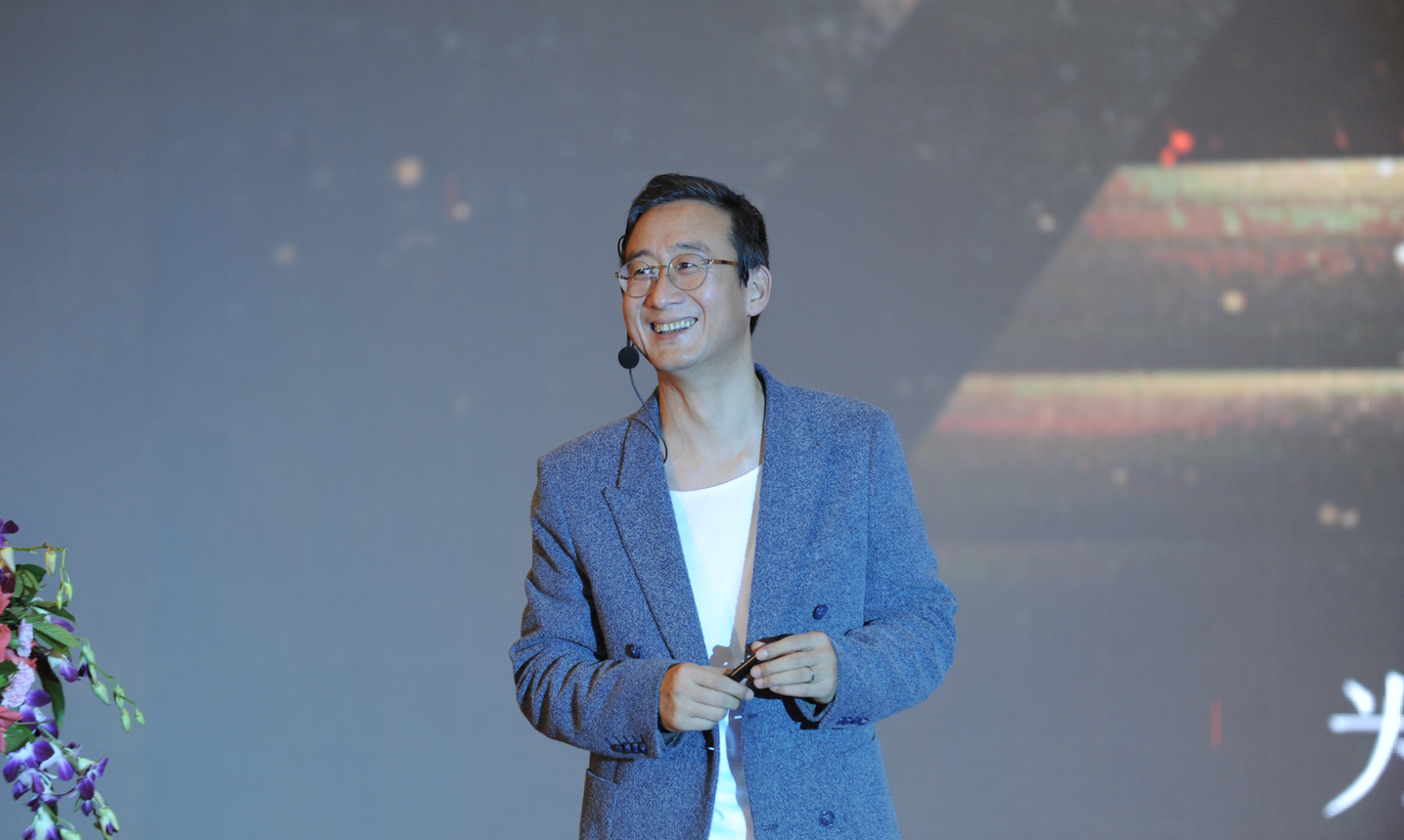 华红兵 营销揭秘_一语定天下之一瓶水的凤凰涅槃,发展,定位,第1张