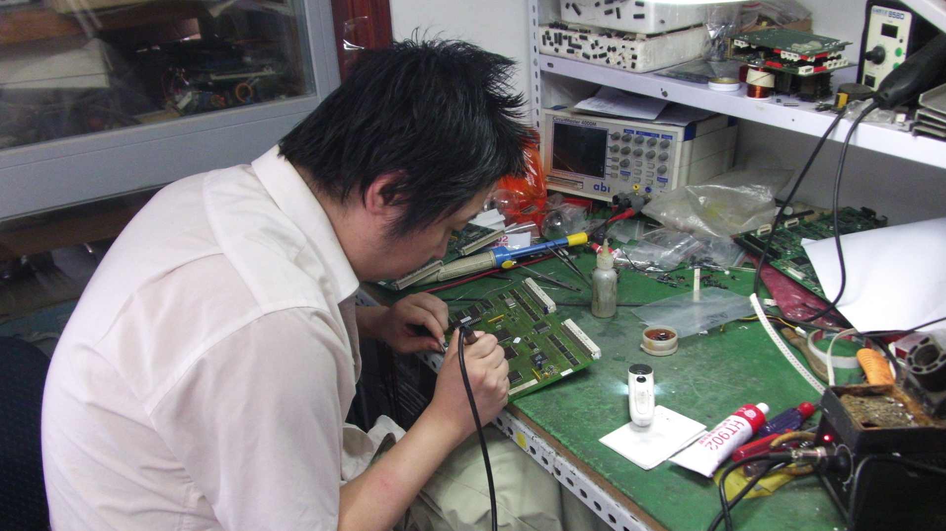 《显示器维修范例大全》芯片级维修工程师视频,专业,理解,第1张