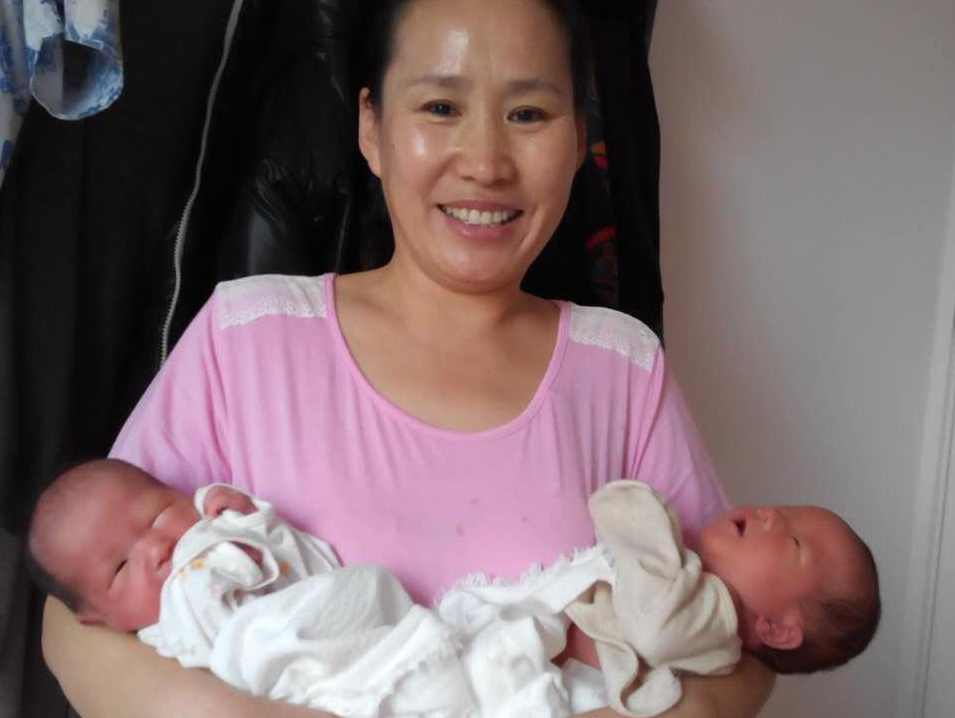 钟宏 就业新思路-大学生月嫂月薪过万超白领,第1张