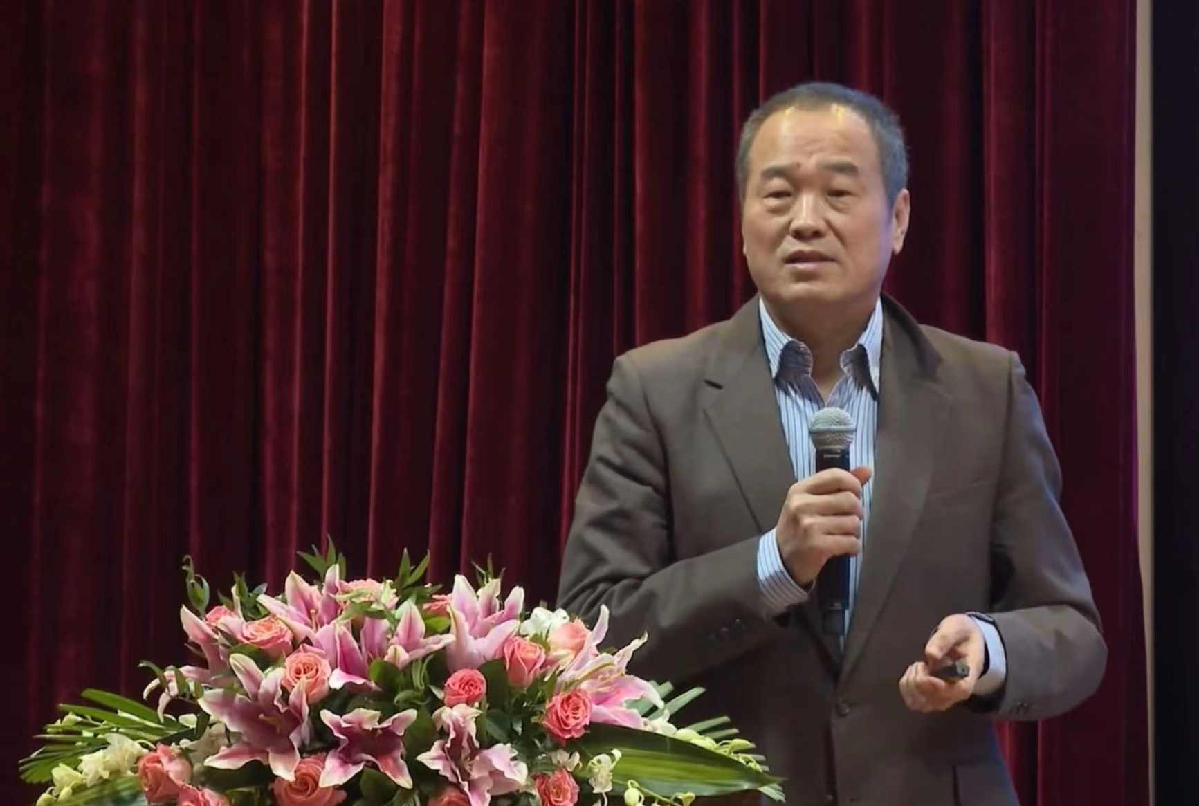 黄怒波 人生需要放下抱怨高清,第1张