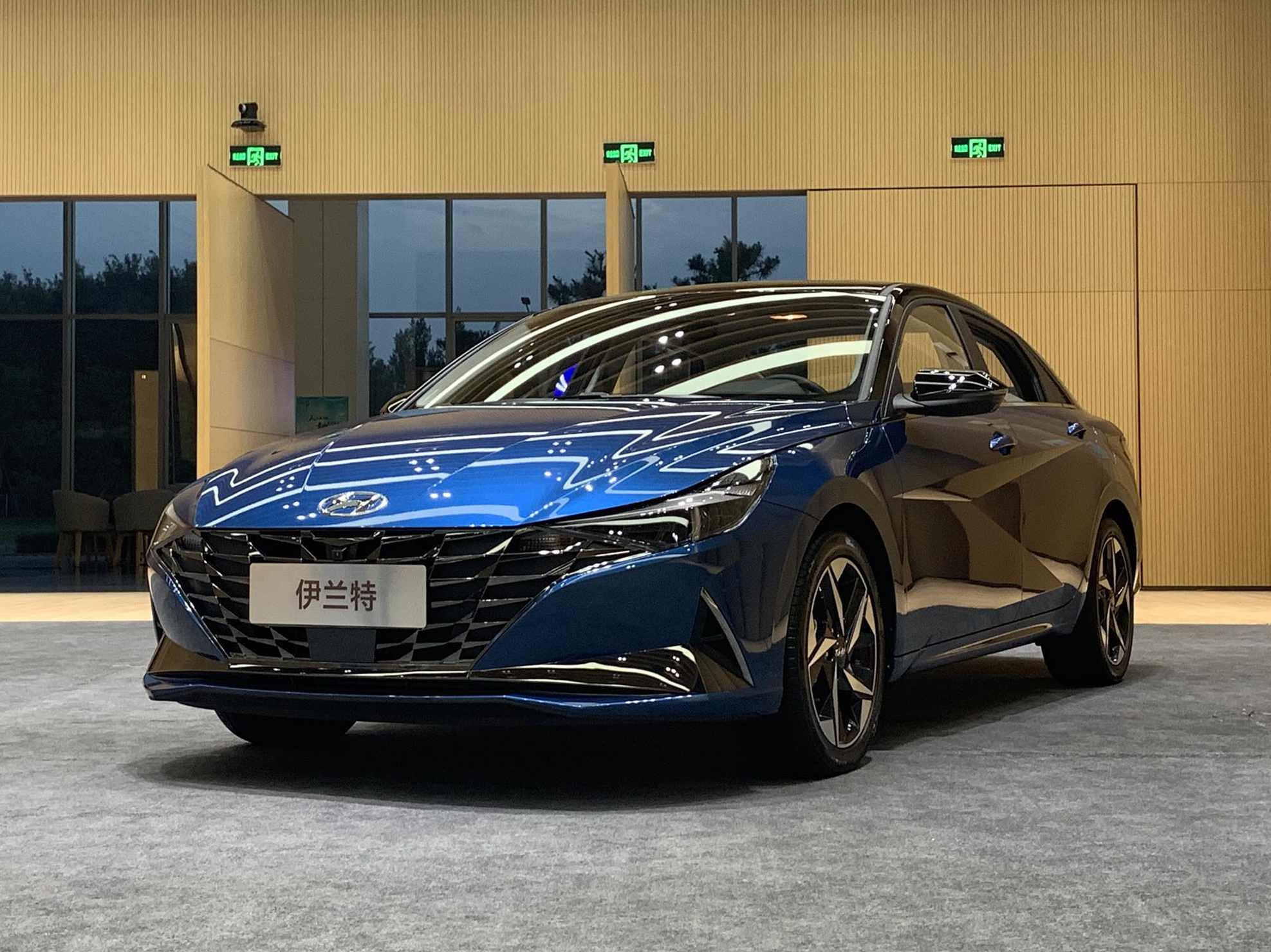 《现代伊兰特全车维修教学》