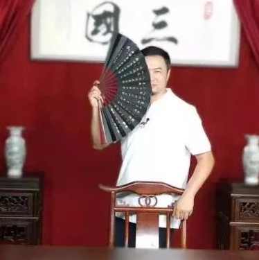 《听世界-春秋04》(演播-谢涛)38集全,小说,第1张