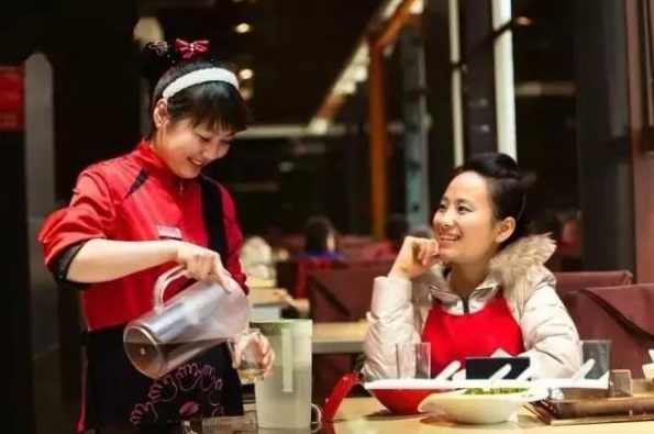 易钟 向海底捞学服务（二）-尊重员工 大胆放权