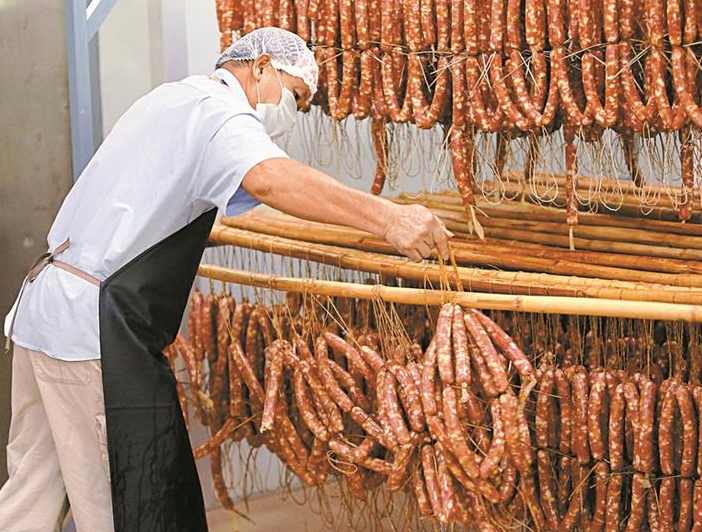 香肠制作技术 腊肠做法 地方特色小吃 创业技术配方大全