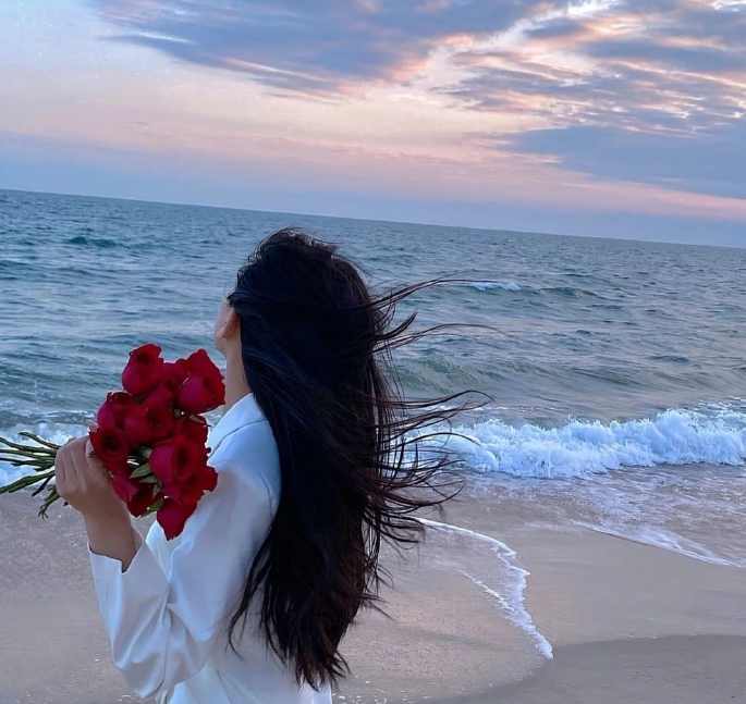 不露脸也能火！2025“氛围感美女”短视频玩法，30天涨粉5W小白可复制，2025美女短视频爆款玩法，氛围感引领，小白30天涨粉5万,学习,脚本,美女,第1张